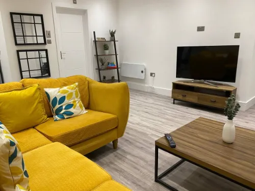 Bright & Cosy Retreat in Swansea | Stunning UK Stays